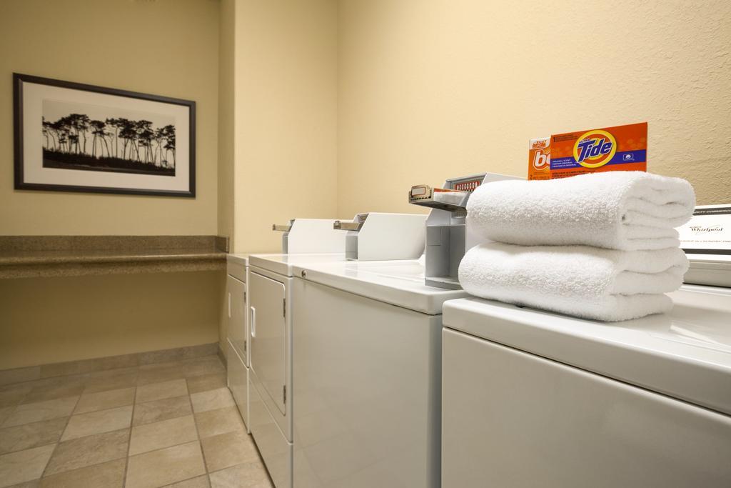 Country Inn & Suites By Radisson, Millville, Nj Bagian luar foto